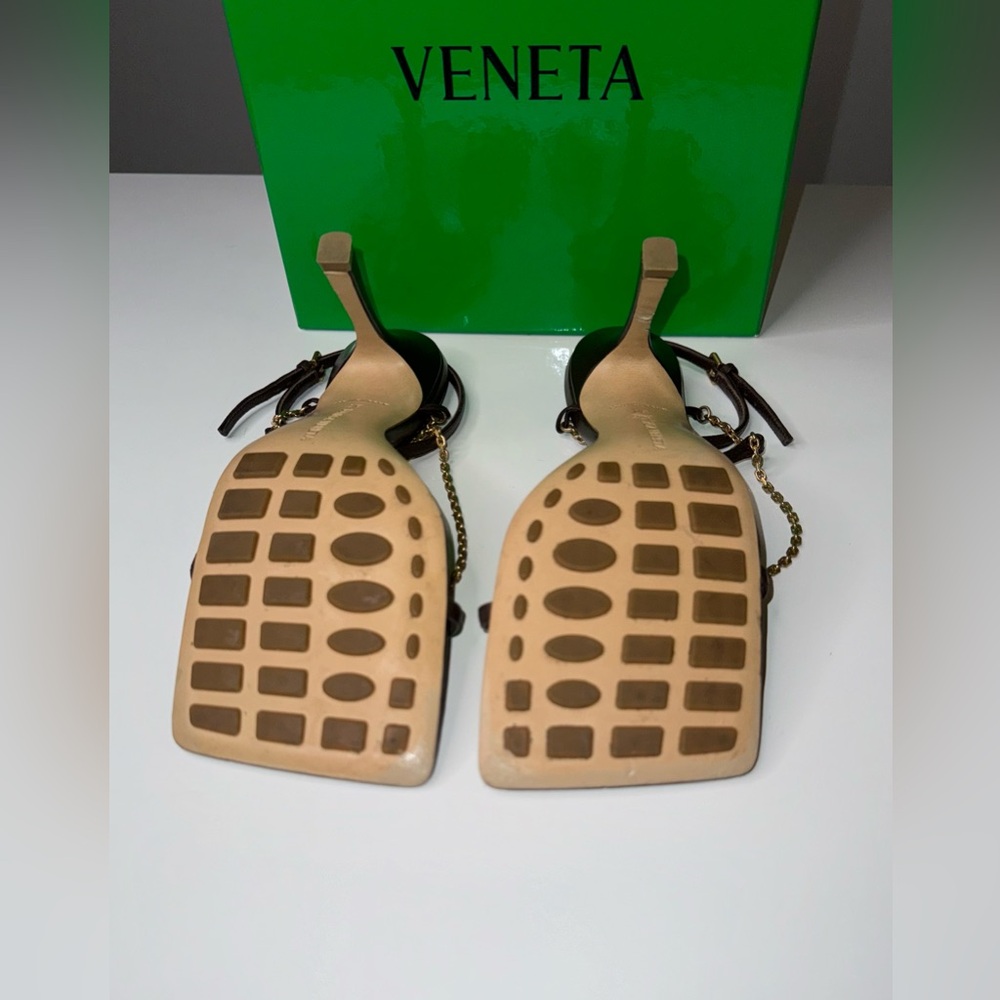 Bottega Veneta - 37 US - Strech Chain Sandals - Brown with Golden Chain - Picture 7 of 17
